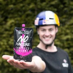 Muc-Off No Puncture Tubeless Sealant - 140 Ml - 827-S 9 Muc-Off No Puncture Tubeless Sealant - 140 Ml - 827-S -Dæk Salg 34049752 1708559045901857 8157264830756028416 o